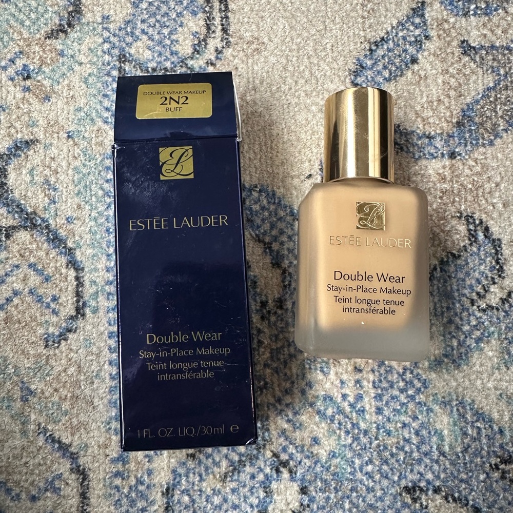Estee lauder double wear 2N2. New in box
